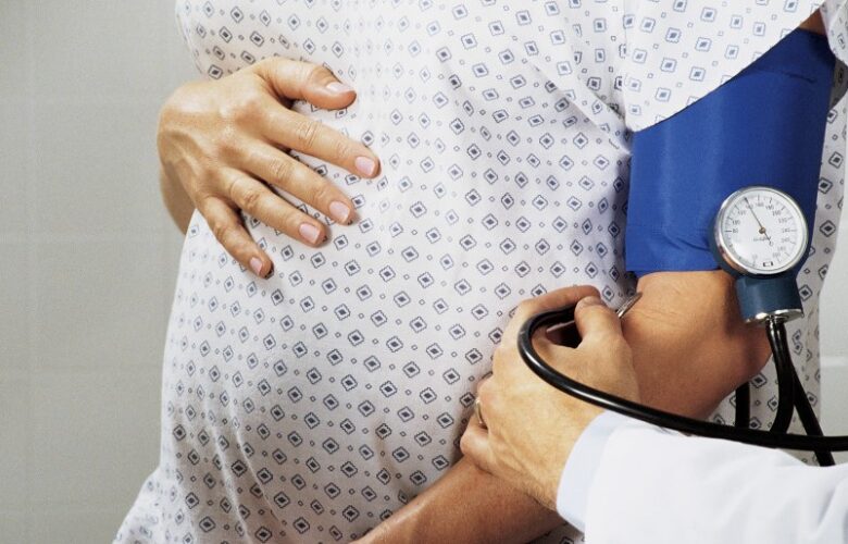 Пологи платні чи безплатні. Як медреформа вплине на майнову дискримінацію