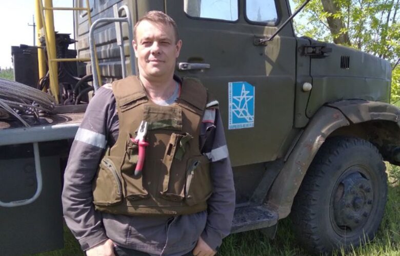 «Працюємо разом з бригадою саперів», – енергетик Євген Ковальський про роботу під час війни